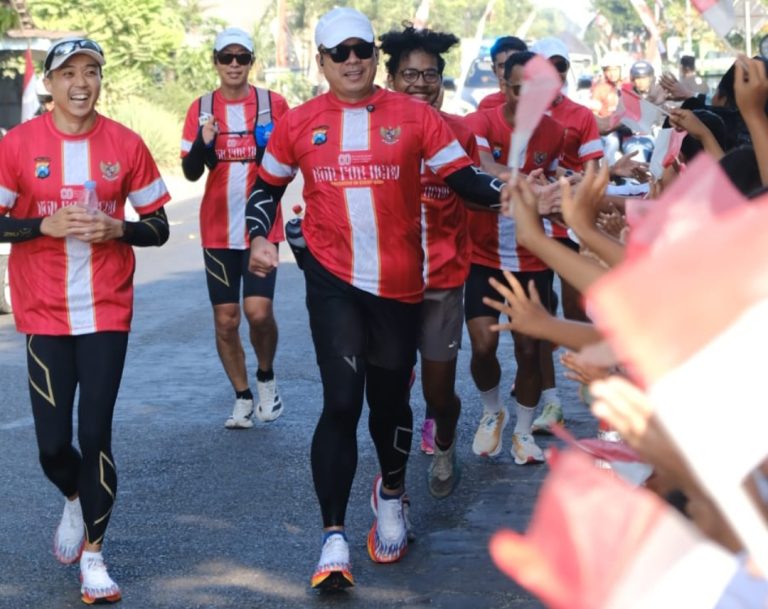 Run For Hero, Tempuh 34,4 Km Dari Polres Tulungagung hingga Makam Bung Karno