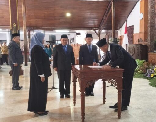 KURSI SEKDA DIKOSONGKAN PAKSA, GATOT SUNU PAMER “TARING” ??