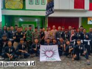 PSHT Rayon Karangwaru Tebar Kepedulian Ramadan dengan Aksi Bagi Takjil untuk Masyarakat